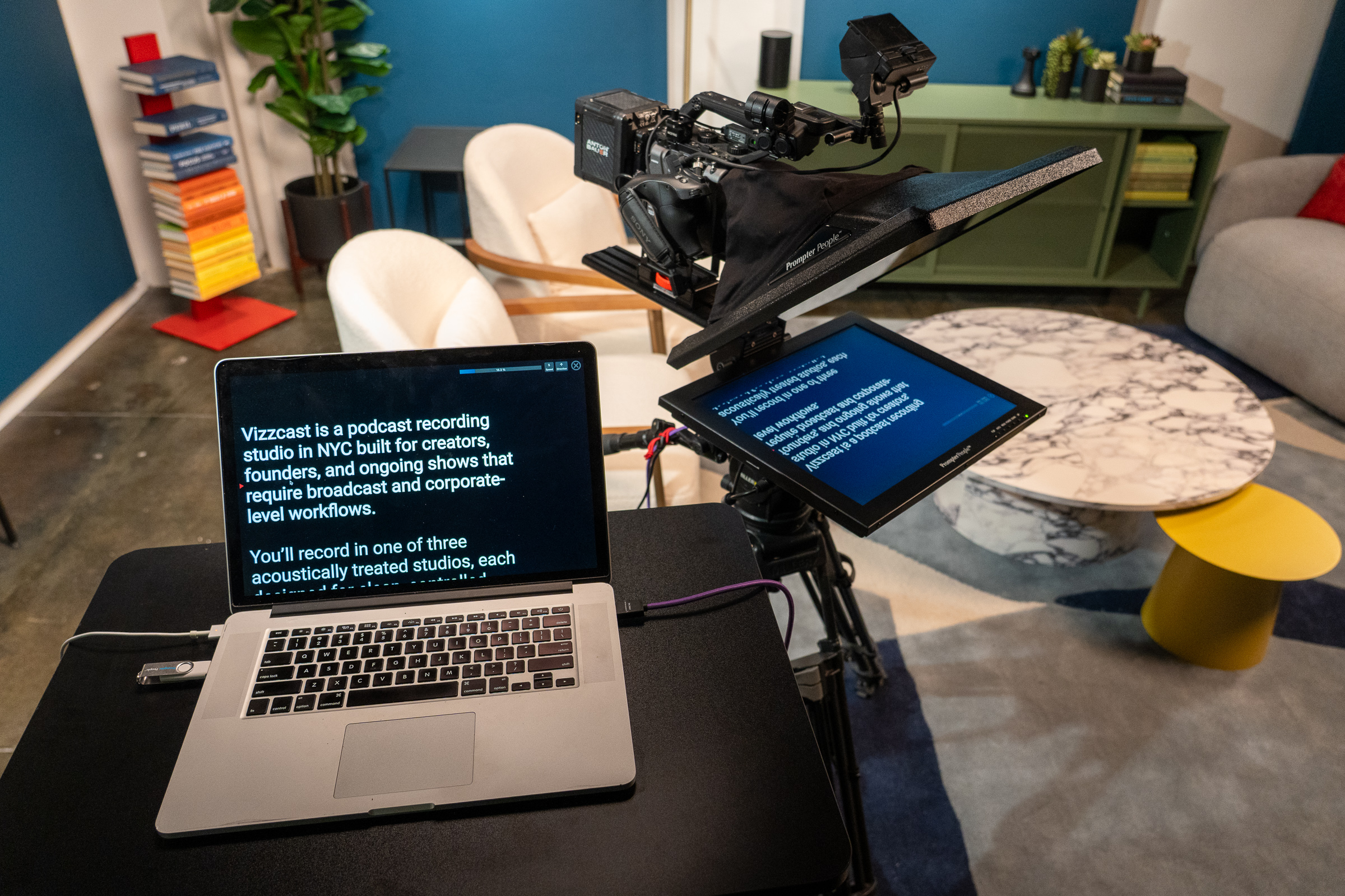 vizzcast-nyc-podcast-studio-prompter-people-6